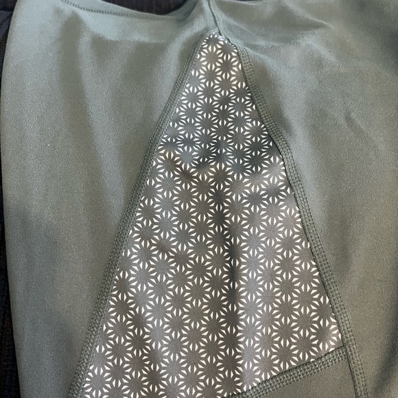 Champion C9 workout crops Medium - Picture 6 of 6